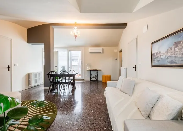 Myveniceattic * البندقية