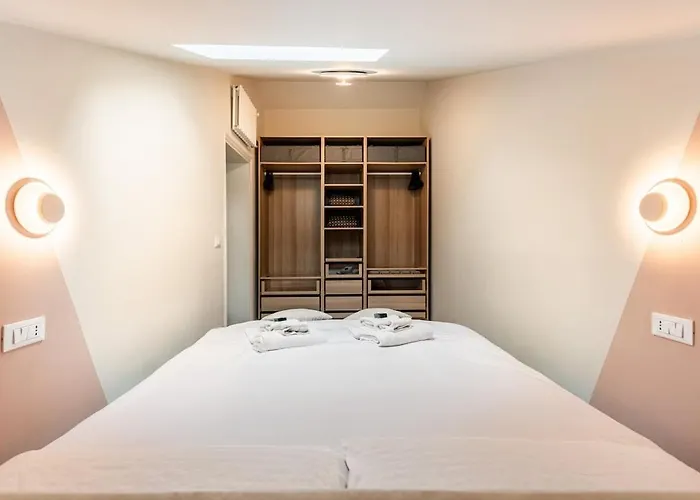 Myveniceattic * البندقية