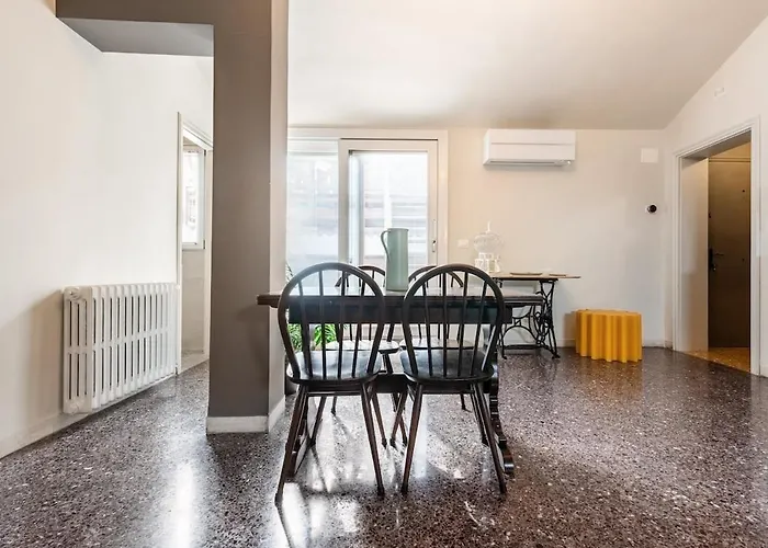 Myveniceattic شقة