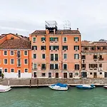 Myveniceattic *