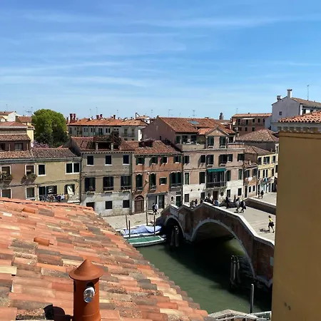 Myveniceattic Apartment