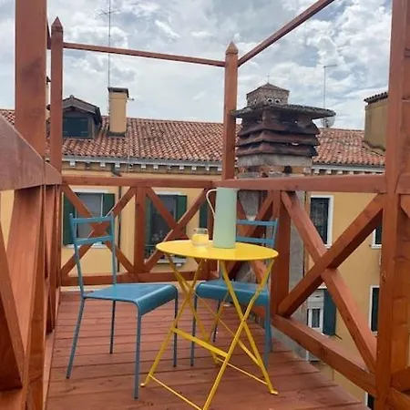 Myveniceattic Apartment *