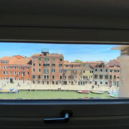 Myveniceattic Lägenhet