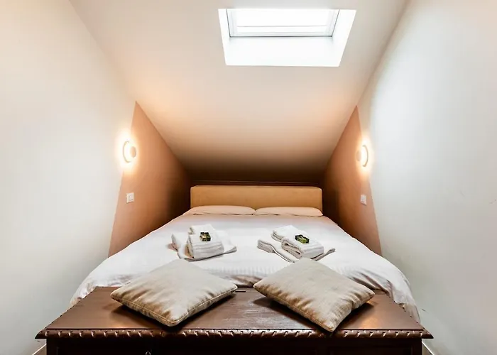 Lägenhet Myveniceattic