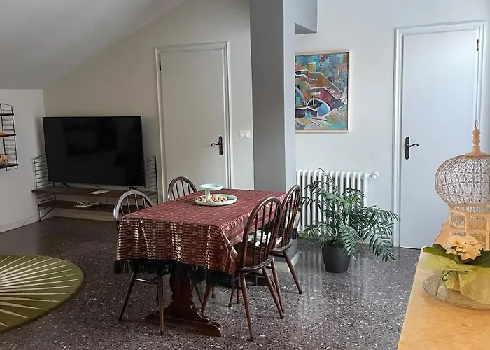 Lägenhet Myveniceattic