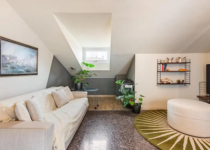 Myveniceattic Lägenhet *