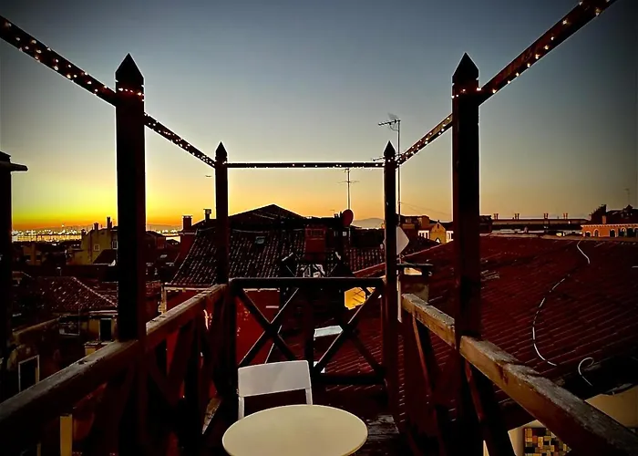 Myveniceattic Lägenhet *